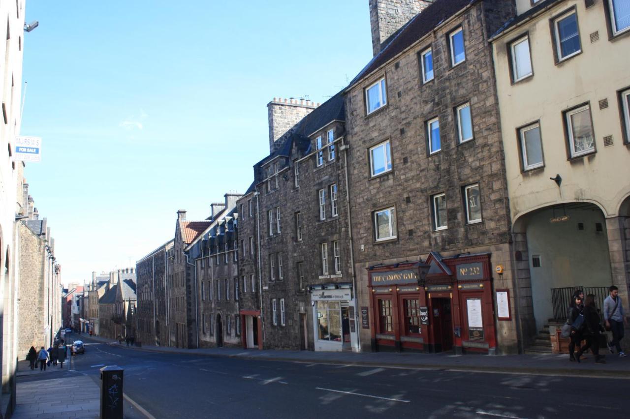 Royal Mile Famous Canongate Flat Эдинбург Экстерьер фото